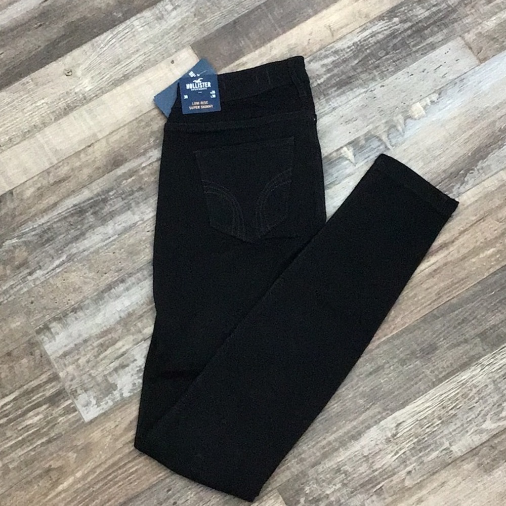 Hollister Low-Rise Super Skinny black jeans, 3R